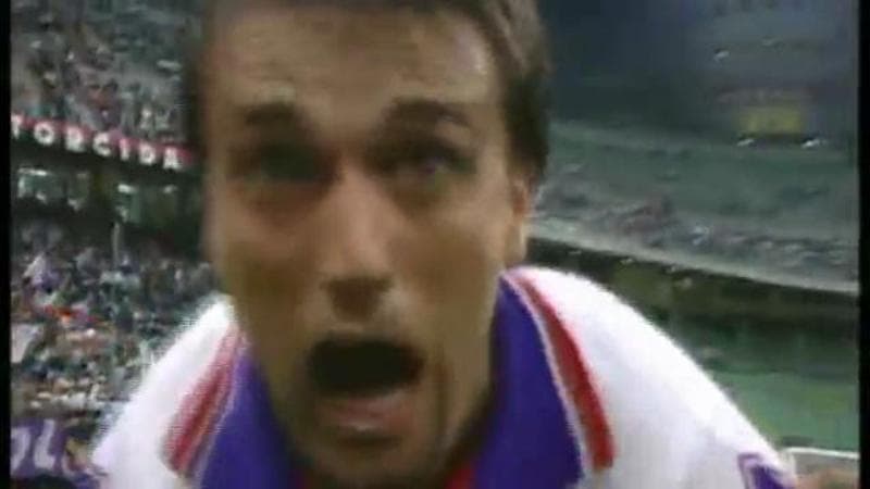 Batistuta’s “te amo”, Napoli’s anger in Beijing, the challenge in the desert: triumphs, controversies, champions and meteors of the Supercup